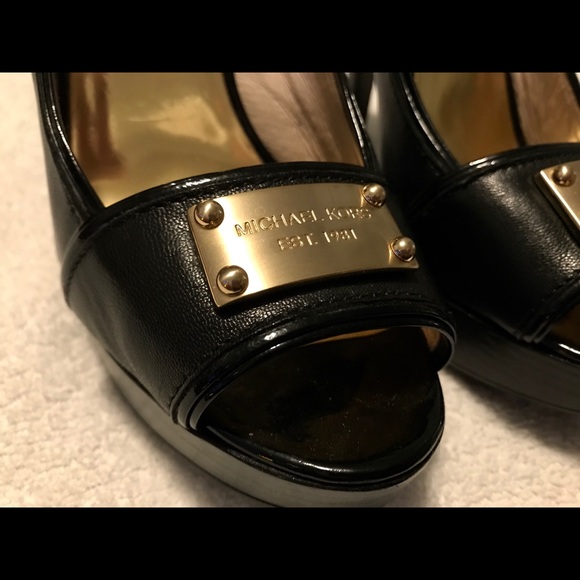 Brand New Heels By MICHAEL KORS - box 3 - Picture 4 of 6